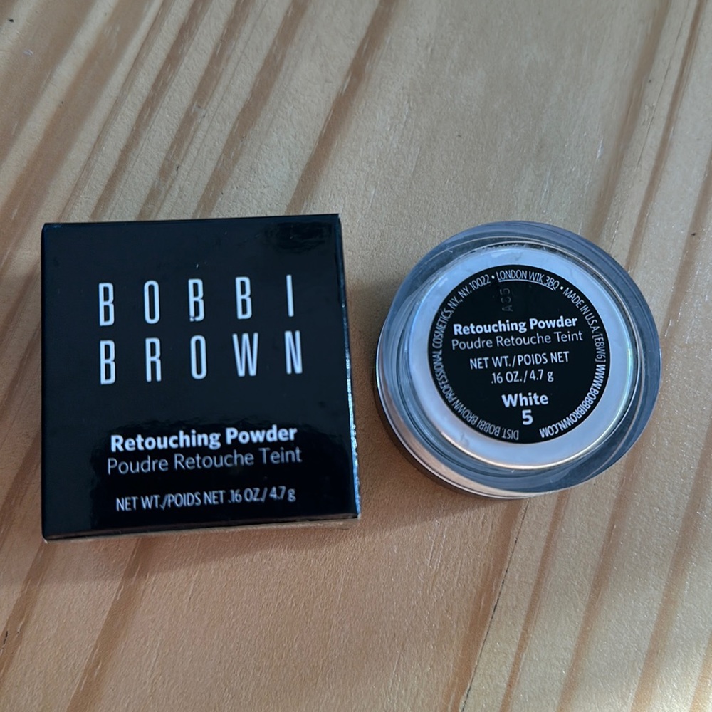 Bobbi Brown Retouching Powder in shade White in box